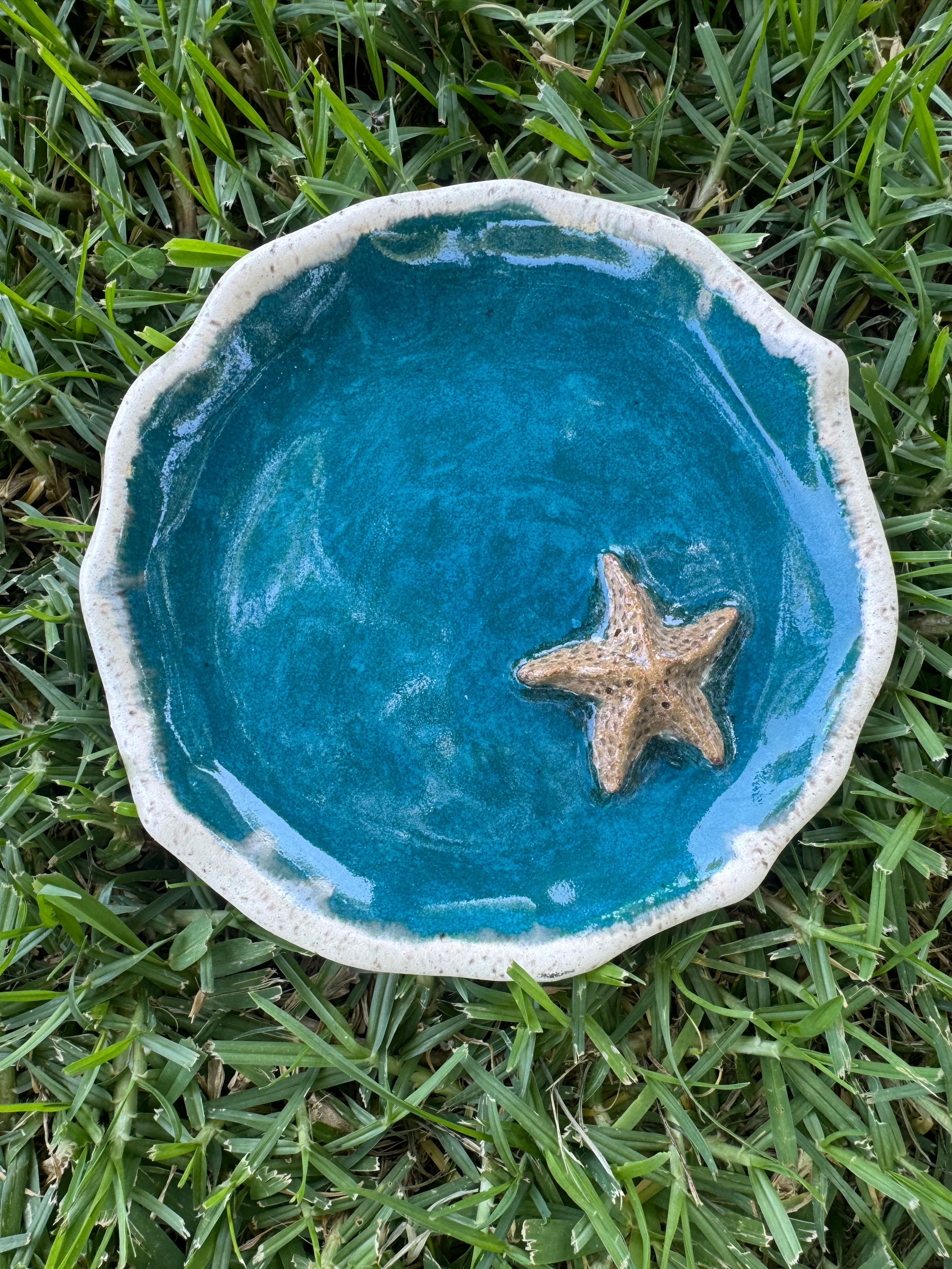 Sculptural ceramic vessel with natural texture